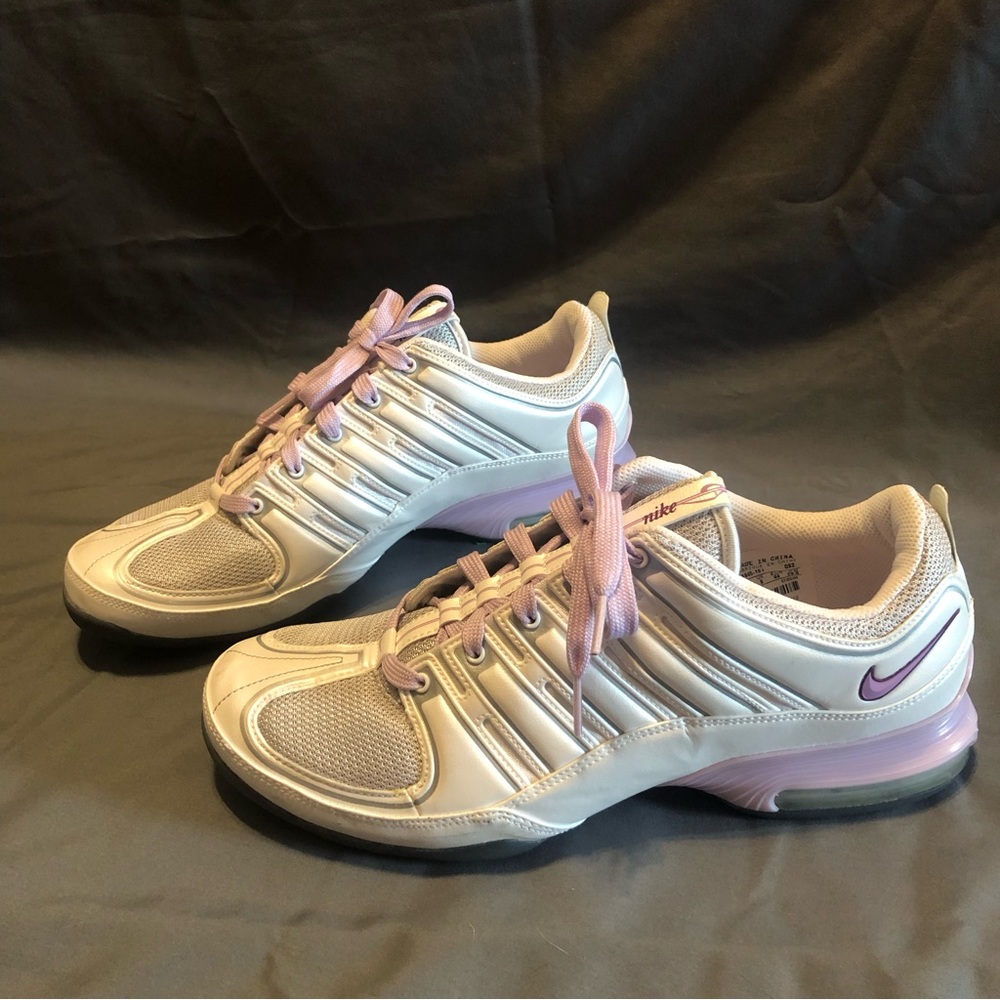 Vintage Nike Sneakers - Picture 2 of 7
